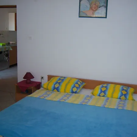 Apartments Tomi Novalja Exterior photo