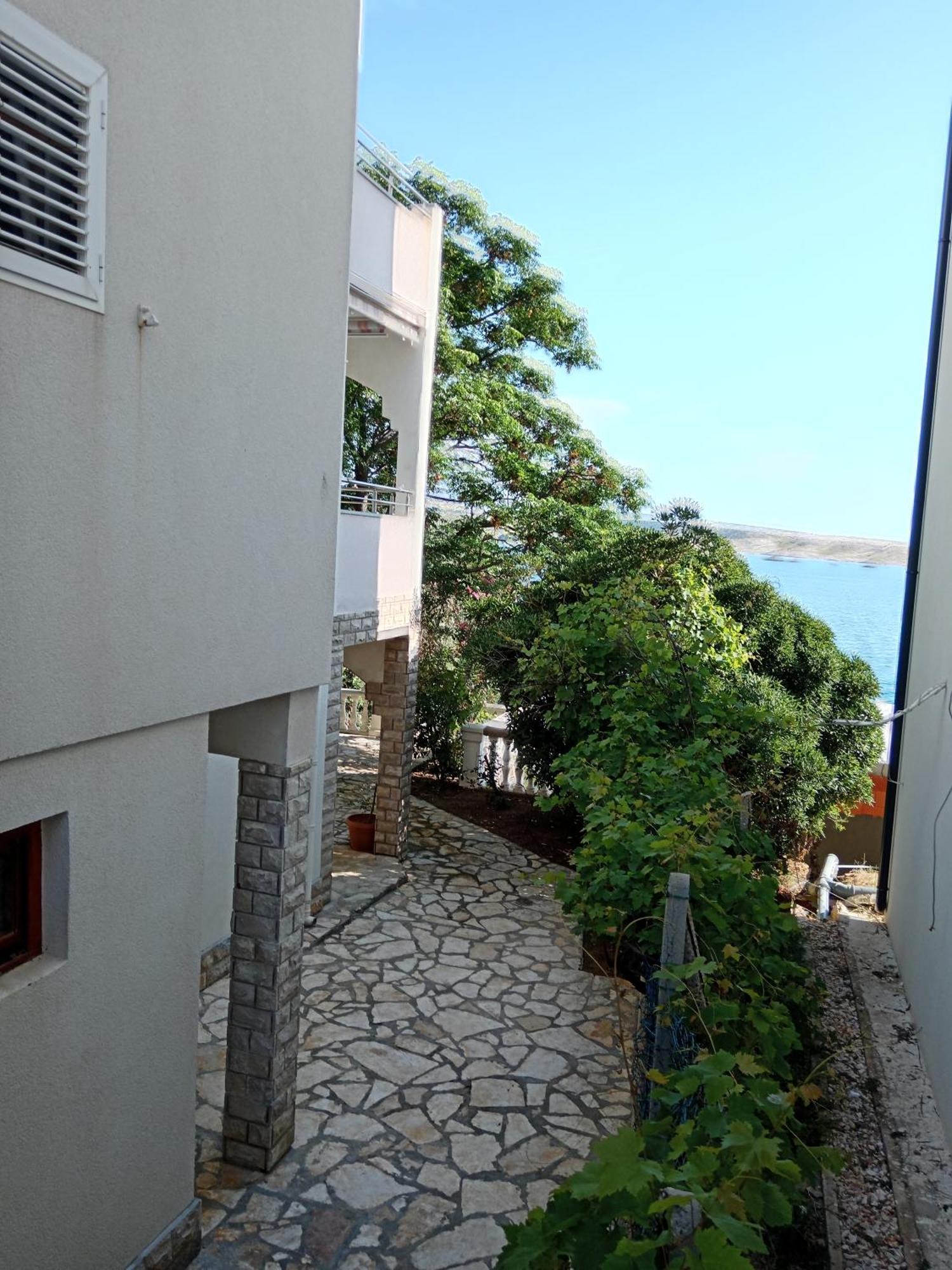 Apartment Tomi *