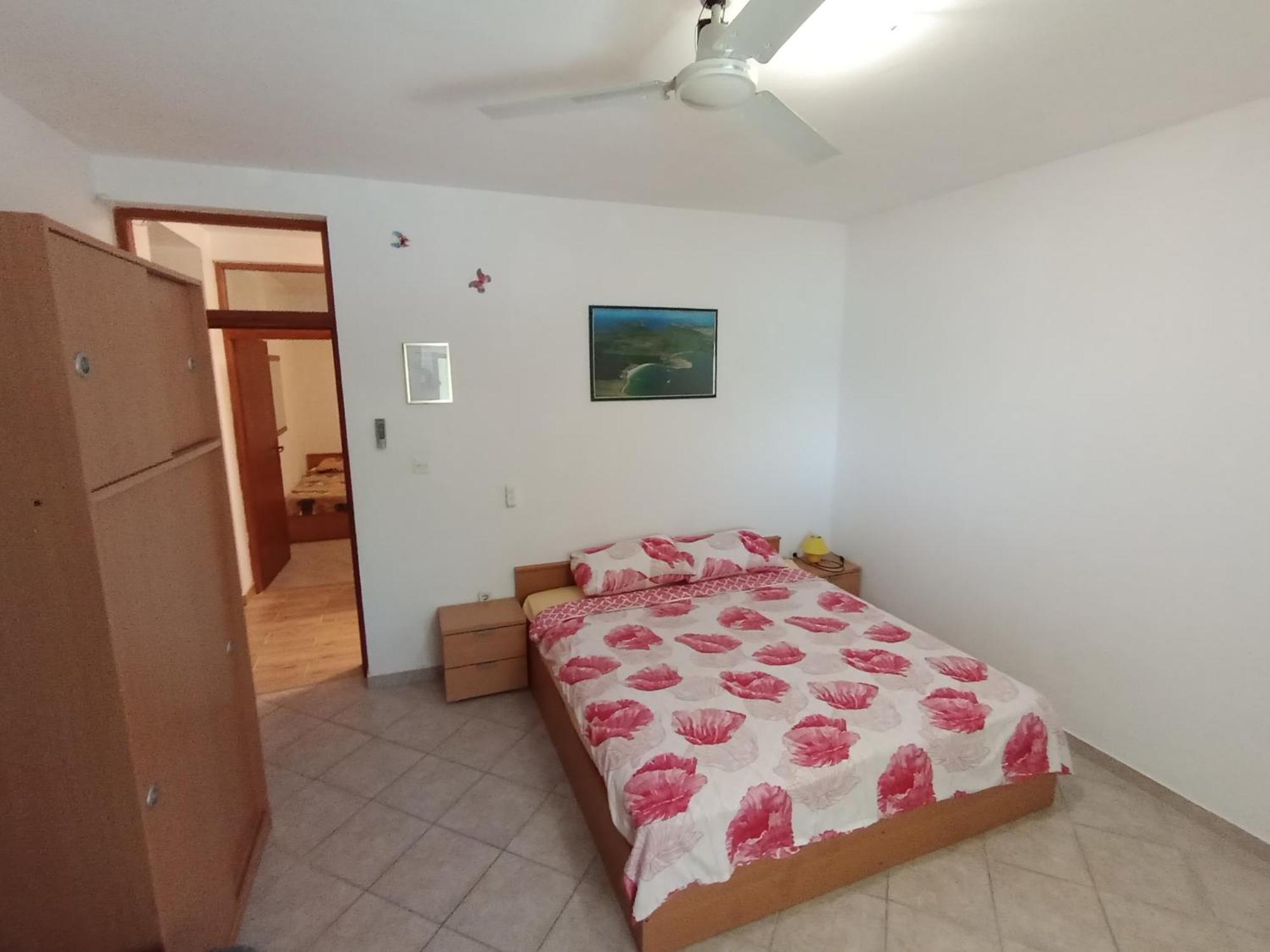 Tomi Apartment