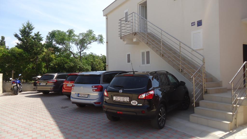 Tomi Apartment Novalja