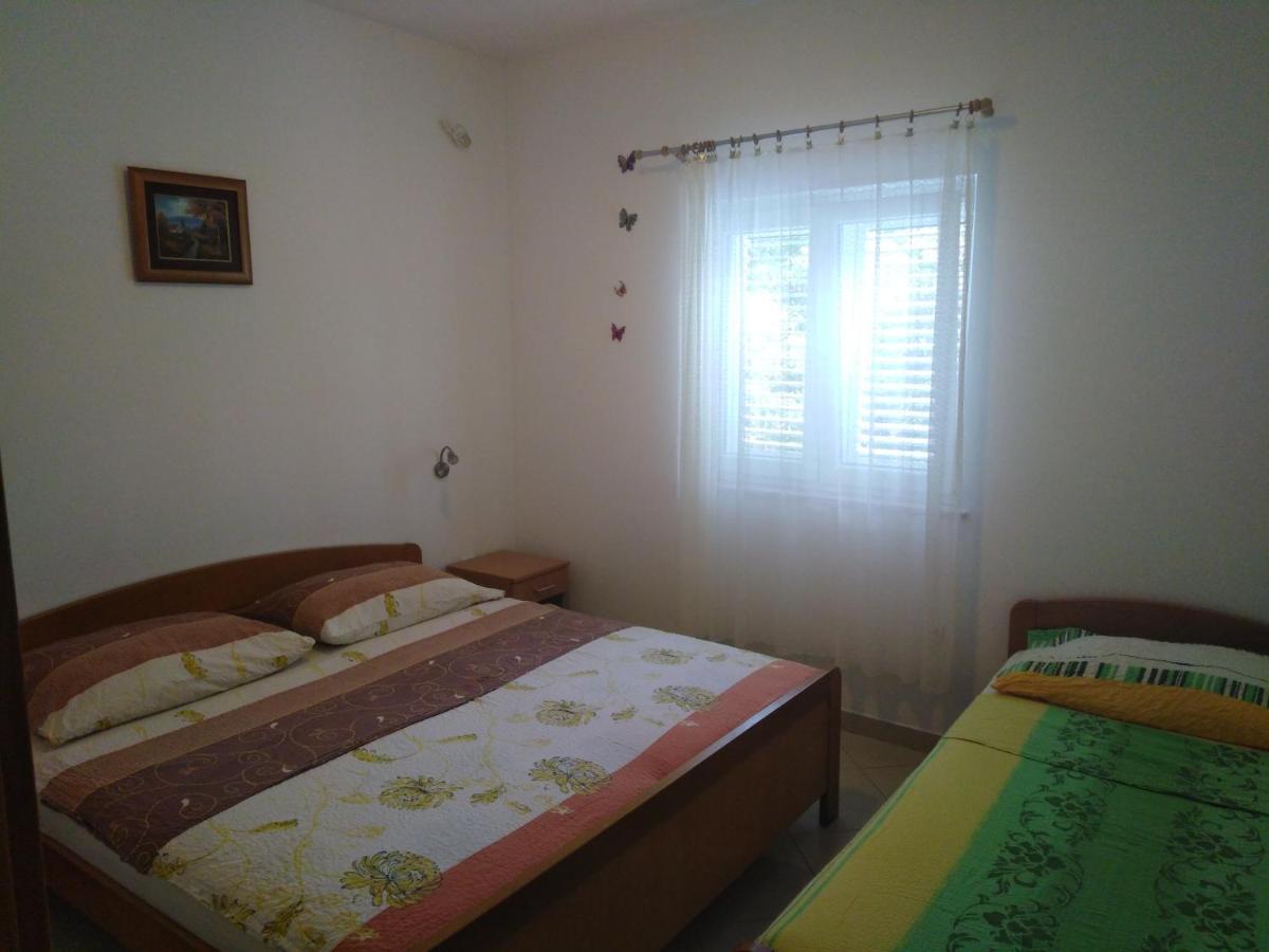 Apartment Tomi *