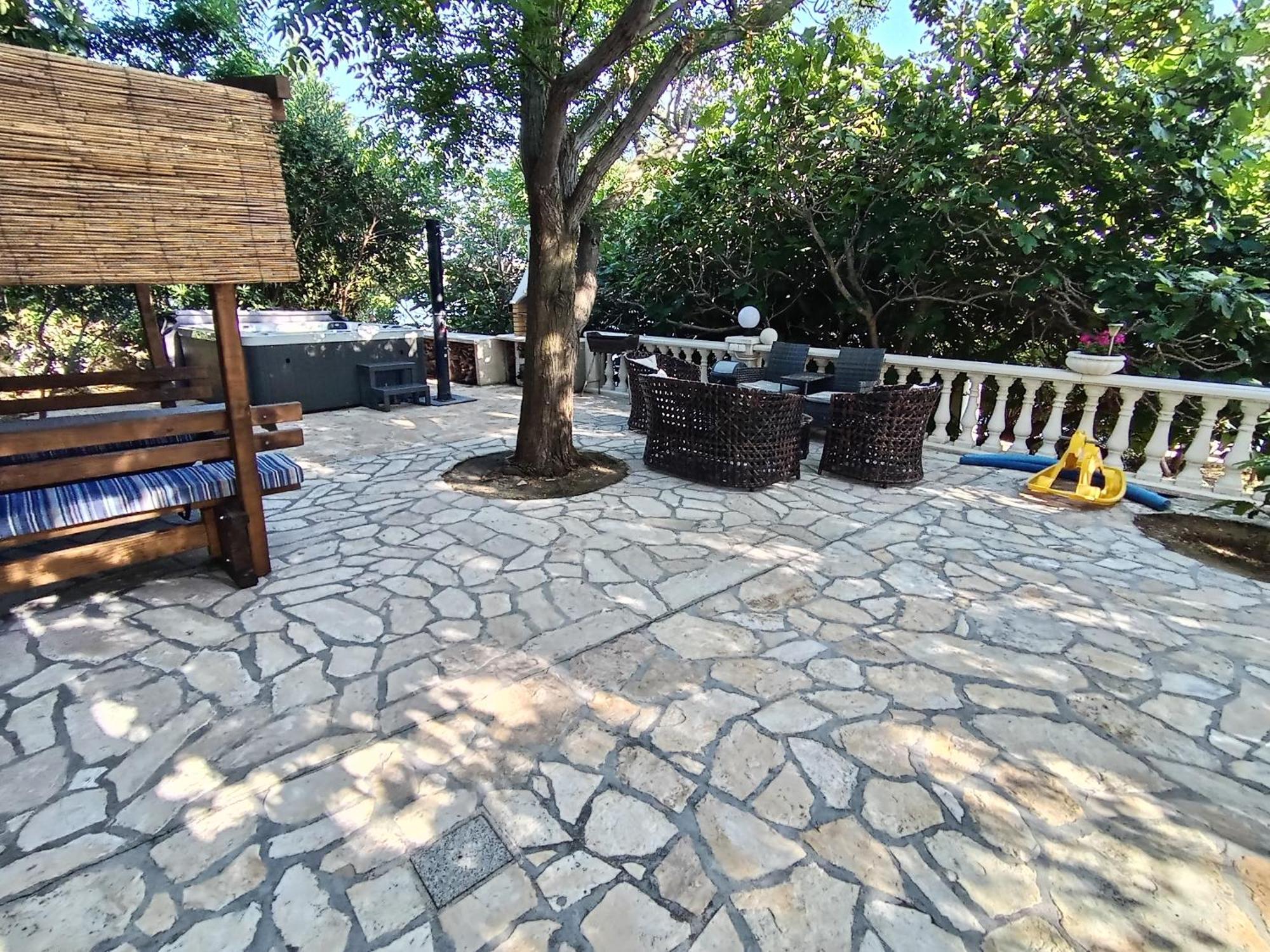 Tomi Apartament Novalja