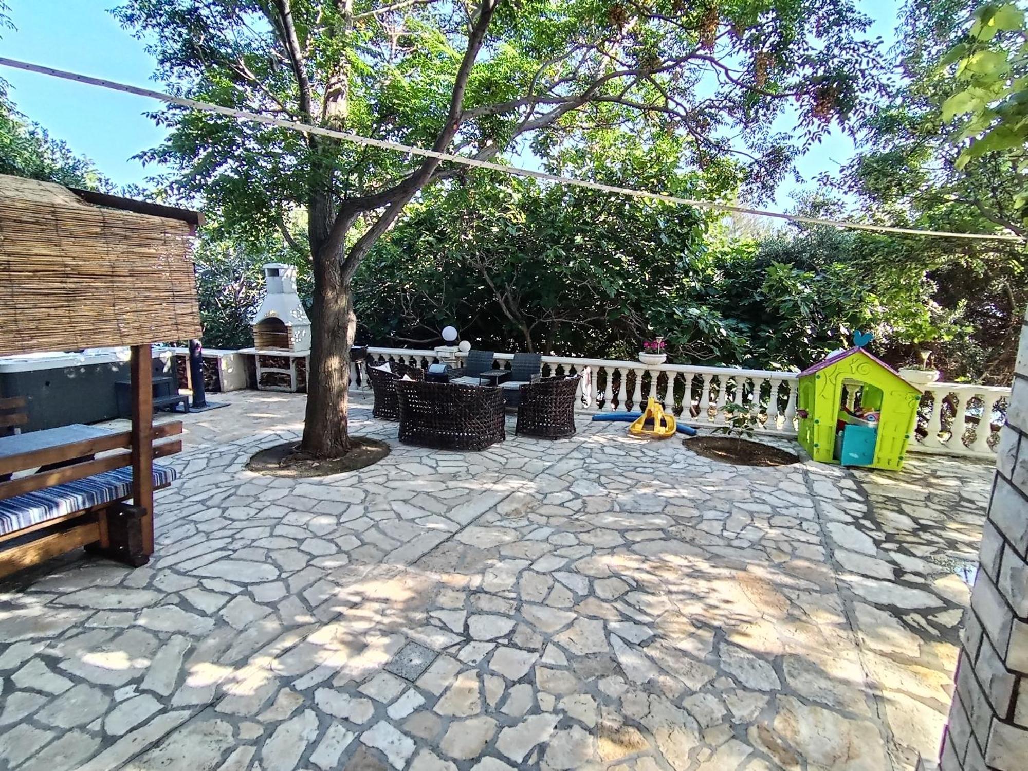 Apartament Tomi Novalja