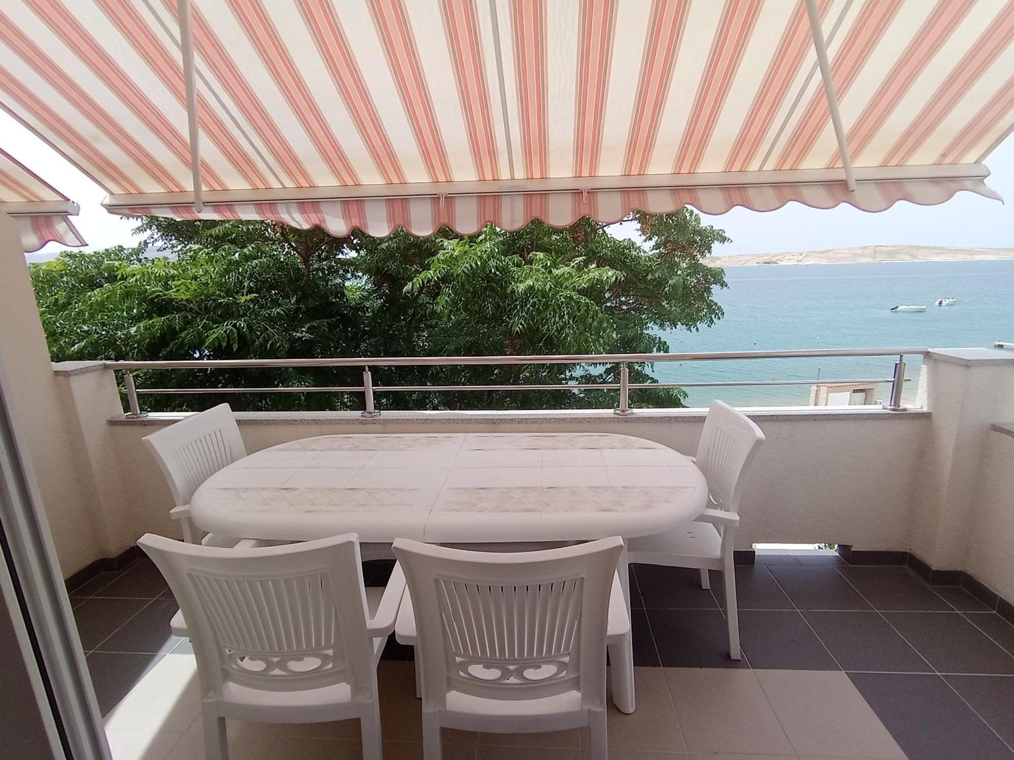 Tomi Apartament Novalja